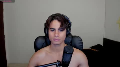 Snapshot of zenhzu chatting on 11.16.25 zenzhu online show from 11.16.25