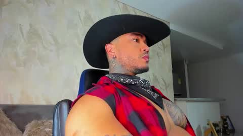 Snapshot of zeus_strong93 chatting on 10.25.25 zeus strong online show from 10.25.25