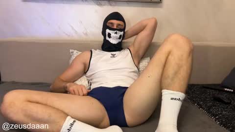 Snapshot of zeusdaaan chatting on 10.30.25 Zeus online show from 10.30.25