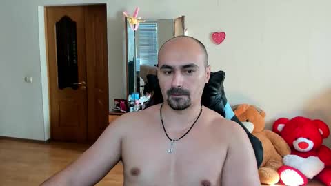 Snapshot of ziesh chatting on 09.22.25 Ziesh online show from 09.22.25