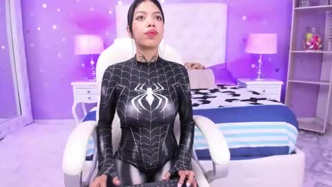 Snapshot of zoe_kravitx chatting on 01.22.25 CAMILA online show from 01.22.25