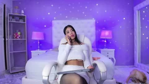 Snapshot of zoe_kravitx chatting on 02.10.25 CAMILA online show from 02.10.25