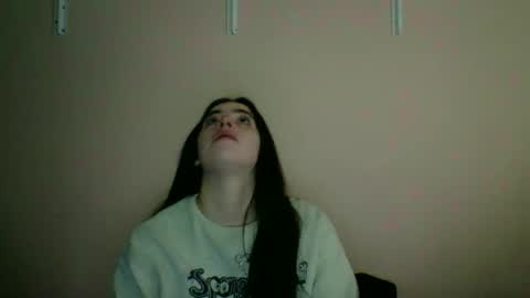 Snapshot of zoe_mill33r chatting on 11.06.25 Zoe online show from 11.06.25