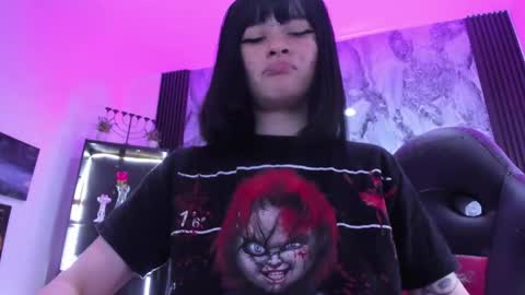 Snapshot of zoe_rosse00 chatting on 10.29.25 zoe_rosse00 online show from 10.29.25