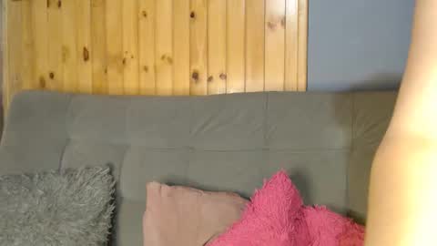 Snapshot of zoee_t chatting on 09.15.25 Zoee online show from 09.15.25