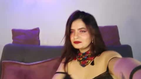 Snapshot of zoee_t chatting on 10.31.25 Zoee online show from 10.31.25