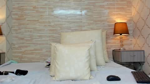 Snapshot of zoeesmitth chatting on 12.21.24 ZoeeSmitth online show from 12.21.24