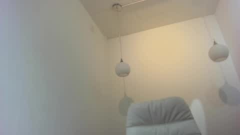 Snapshot of zooee_p chatting on 12.10.24 Zooe online show from 12.10.24