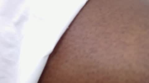 Snapshot of zooee_p chatting on 12.23.24 Zooe online show from 12.23.24