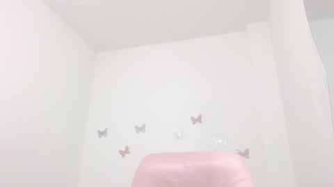 Snapshot of zooee_p chatting on 12.27.24 Zooe online show from 12.27.24