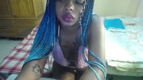 Snapshot of zooee_p chatting on 02.18.25 Zooe online show from 02.18.25