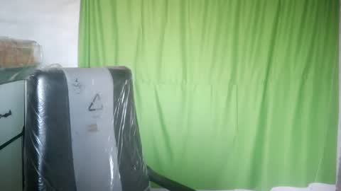 Snapshot of zoyakhan803 chatting on 02.12.25 zoyakhan803 online show from 02.12.25