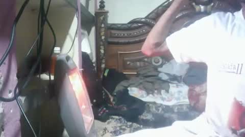 Snapshot of zoyakhan803 chatting on 02.19.25 zoyakhan803 online show from 02.19.25