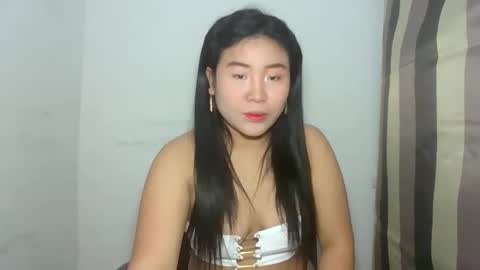 sweet lylia online show from 10.19.25