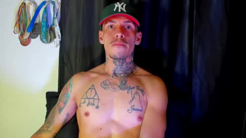 Snapshot of zyongarcia2020 chatting on 01.29.25 zyon garcia online show from 01.29.25