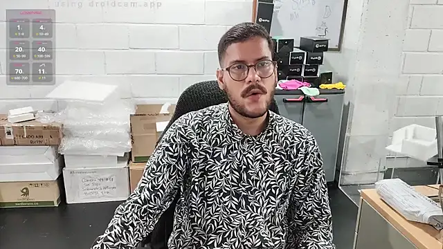 Snapshot of AndyHepburn chatting on 09.30.25 AndyHepburn online show from 09.30.25