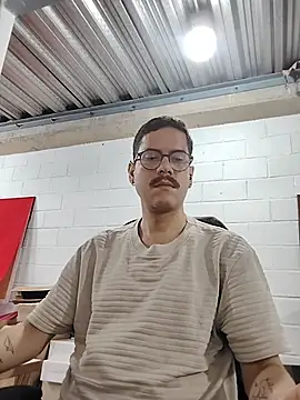 Snapshot of AndyHepburn chatting on 10.16.25 AndyHepburn online show from 10.16.25