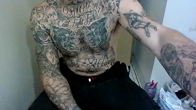 Snapshot of DADDY_KANE8--- chatting on 01.14.25 DADDY KANE8--- online show from 01.14.25