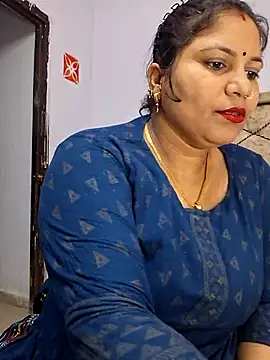 Snapshot of MOM-SUN-COUPLE chatting on 02.23.25 MOM-SUN-COUPLE online show from 02.23.25