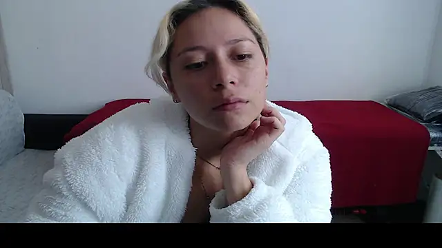 Snapshot of MommyMiaWs chatting on 03.13.25 MommyMiaWs online show from 03.13.25