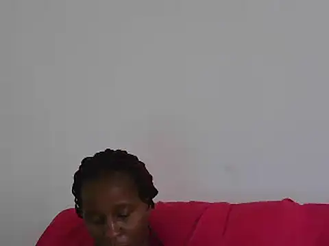 Snapshot of sluttylaura21 chatting on 02.26.25 sluttylaura21 online show from 02.26.25