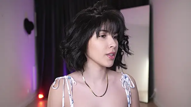 Snapshot of anniehillofficial chatting on 02.28.25 anniehillofficial online show from 02.28.25