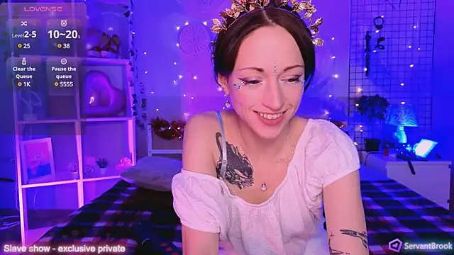 Snapshot of ServantBrook chatting on 12.20.24 ServantBrook online show from 12.20.24