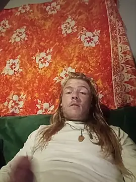 Snapshot of Salted_Playday chatting on 10.31.25 Salted Playday online show from 10.31.25