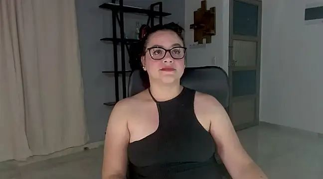 Snapshot of maela1 chatting on 12.21.24 maela1 online show from 12.21.24