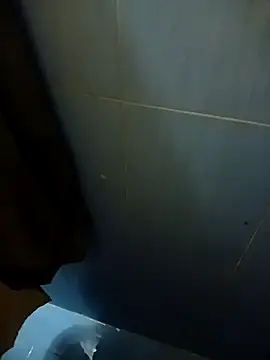 Snapshot of Niaikkk chatting on 11.13.25 Niaikkk online show from 11.13.25