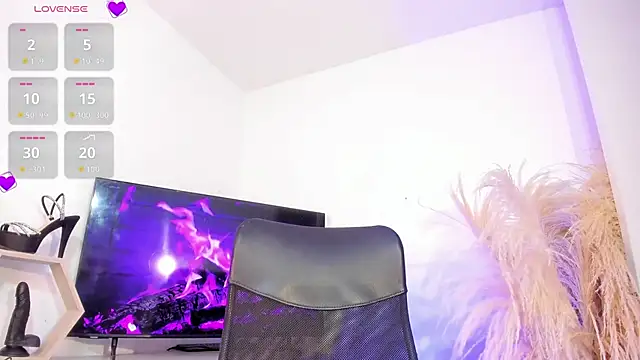 Snapshot of Fenty_XX chatting on 09.25.25 Fenty XX online show from 09.25.25