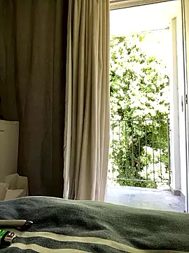 Snapshot of YesTheSexiest chatting on 12.07.24 YesTheSexiest online show from 12.07.24