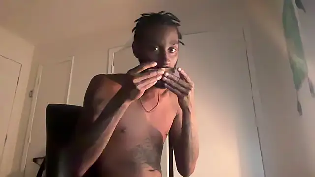 Snapshot of ITSONLYKENNY chatting on 09.25.25 ITSONLYKENNY online show from 09.25.25