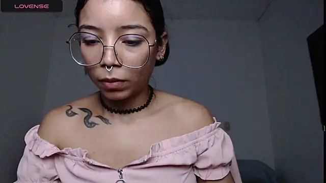 Snapshot of Putaku_San chatting on 09.12.25 Putaku San online show from 09.12.25