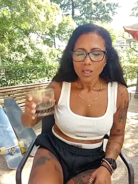 Snapshot of Allana_Squirt chatting on 09.09.25 Allana Squirt online show from 09.09.25