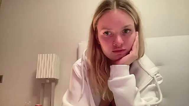 Snapshot of mariemelissah chatting on 12.19.24 mariemelissah online show from 12.19.24