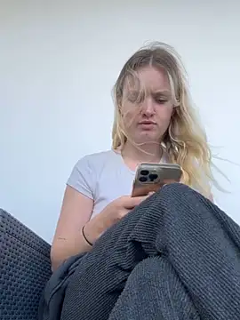 Snapshot of mariemelissah chatting on 03.17.25 mariemelissah online show from 03.17.25