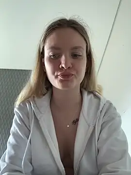 Snapshot of mariemelissah chatting on 03.22.25 mariemelissah online show from 03.22.25