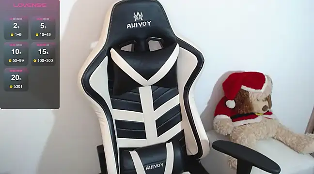 Snapshot of alice_middlee chatting on 12.14.24 alice middlee online show from 12.14.24