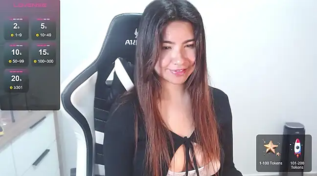 Snapshot of alice_middlee chatting on 02.11.25 alice middlee online show from 02.11.25