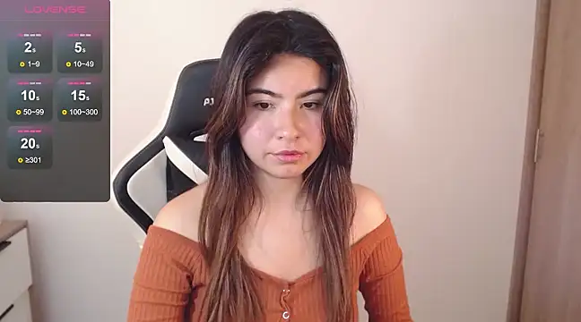 Snapshot of alice_middlee chatting on 02.25.25 alice middlee online show from 02.25.25