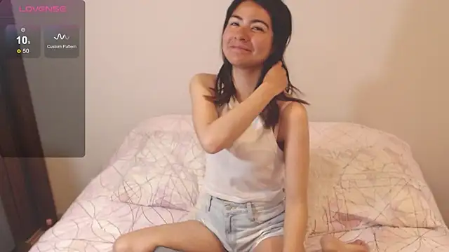 Snapshot of alice_middlee chatting on 09.22.25 alice middlee online show from 09.22.25