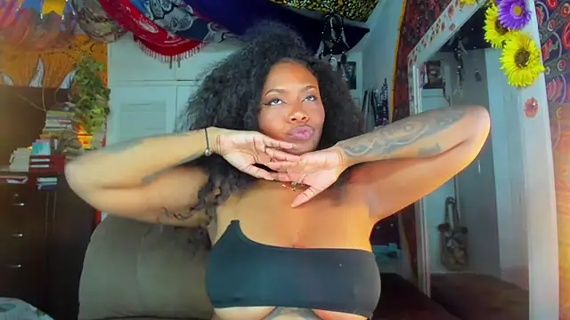 Snapshot of ElizaGrey_ chatting on 12.17.24 ElizaGrey  online show from 12.17.24