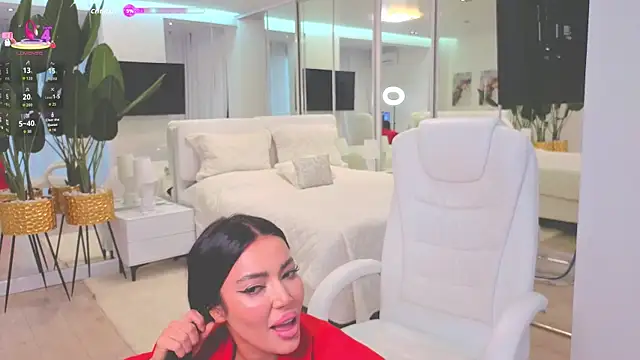 Snapshot of wowEva chatting on 11.08.25 wowEva online show from 11.08.25