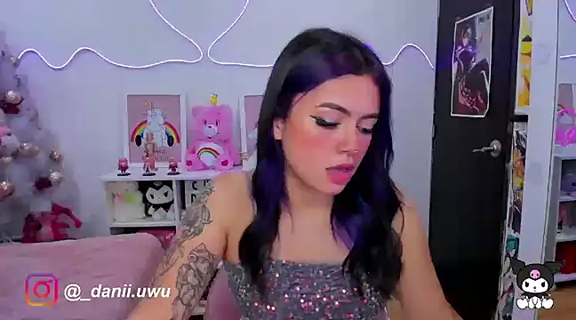 Snapshot of CuteDani_ chatting on 12.09.24 CuteDani online show from 12.09.24