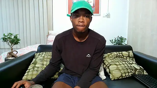 Snapshot of iCrushYenu chatting on 01.08.25 iCrushYenu online show from 01.08.25