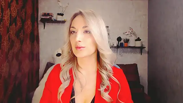 Snapshot of MillaXQueen chatting on 01.30.25 MillaXQueen online show from 01.30.25