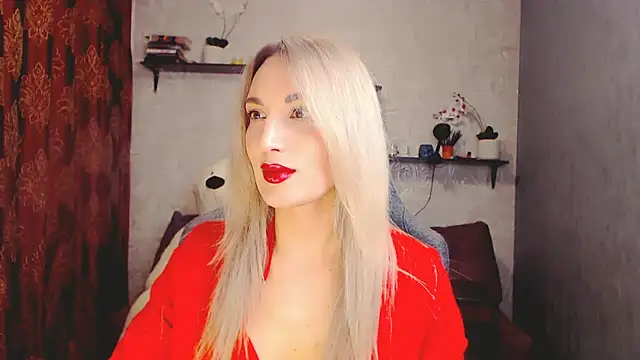 Snapshot of MillaXQueen chatting on 02.21.25 MillaXQueen online show from 02.21.25