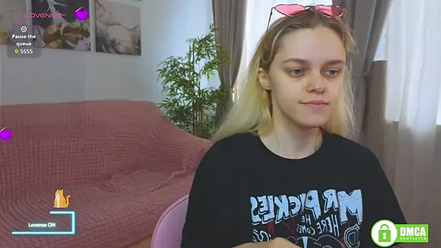 lady bellaa online show from 09.22.25