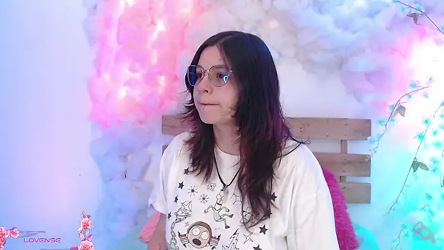 Snapshot of Mey_moon chatting on 02.05.25 Mey moon online show from 02.05.25